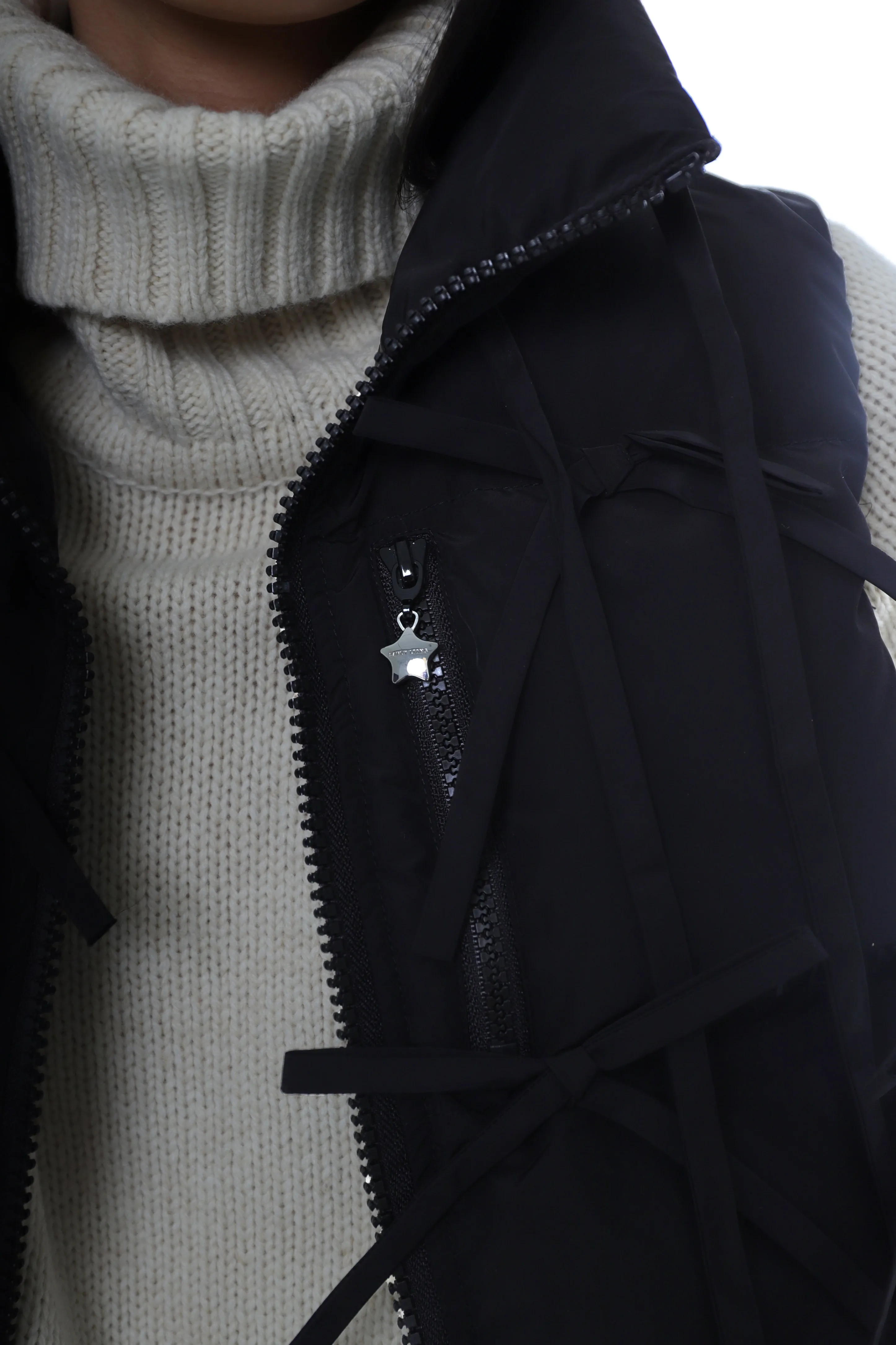 PATRO VEST IN BLACK