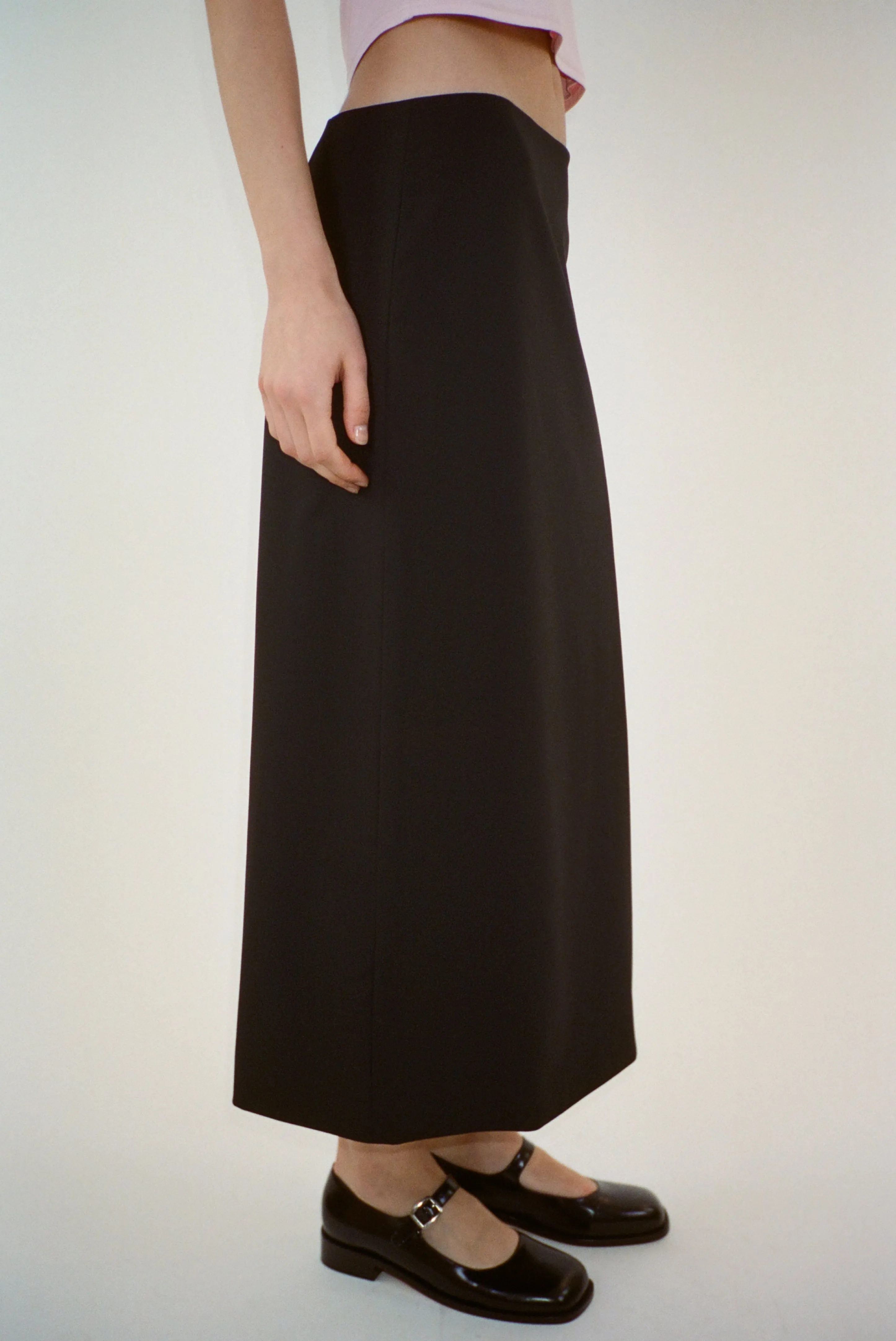 TOES SKIRT IN BLACK