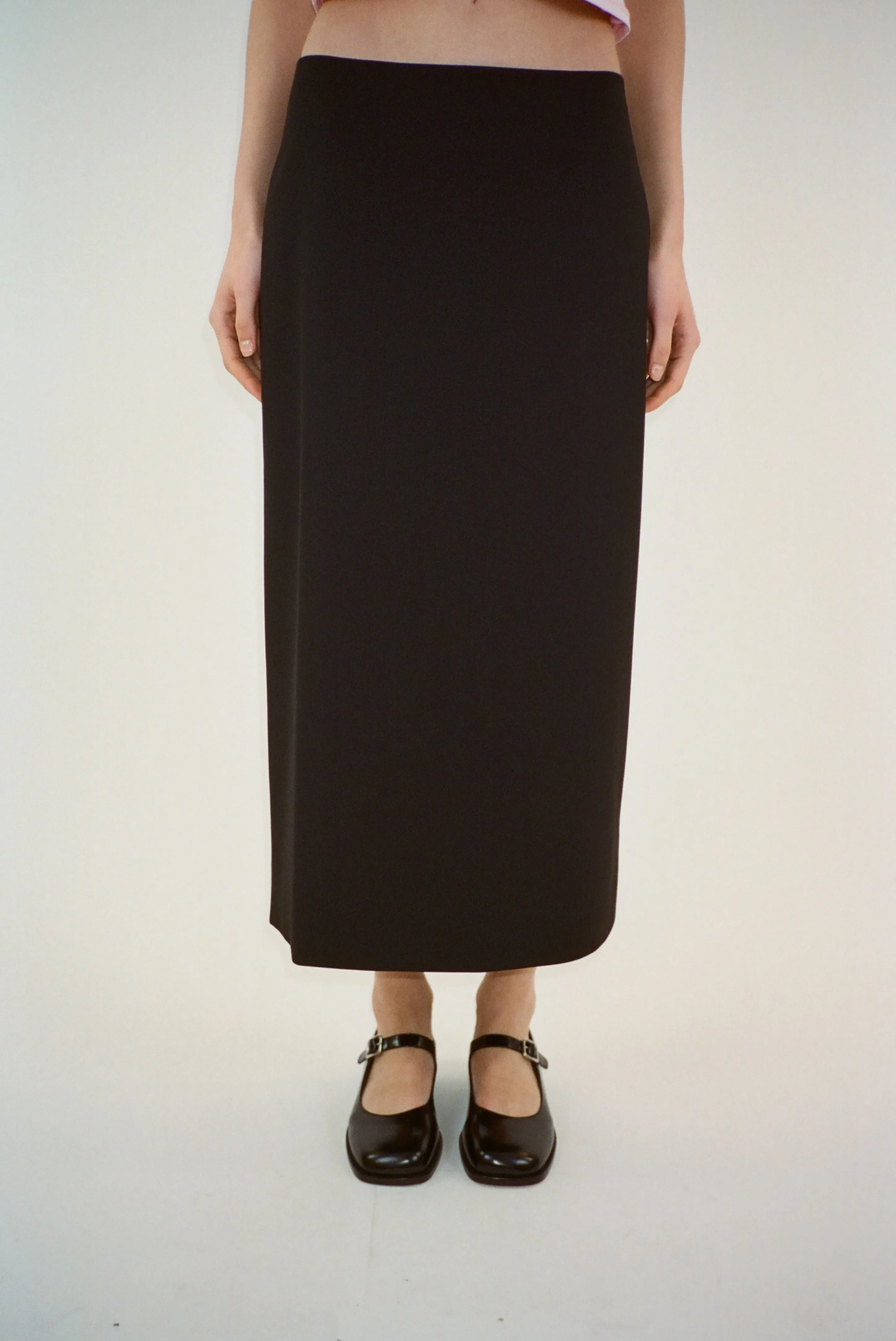 TOES SKIRT IN BLACK