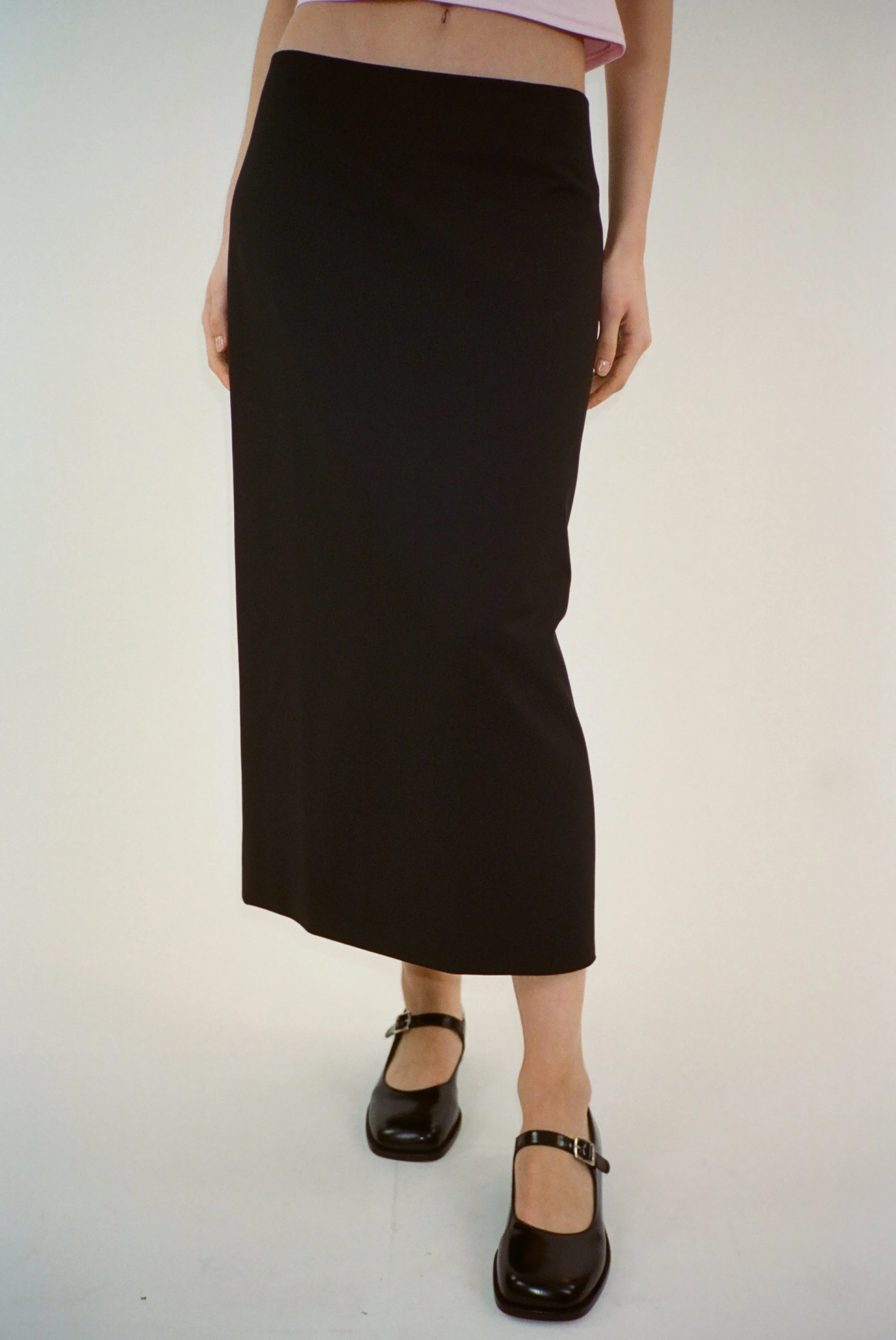 TOES SKIRT IN BLACK